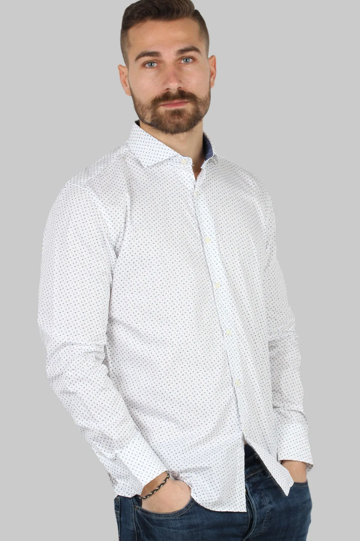 Camicia da uomo con microfantasia a contrasto