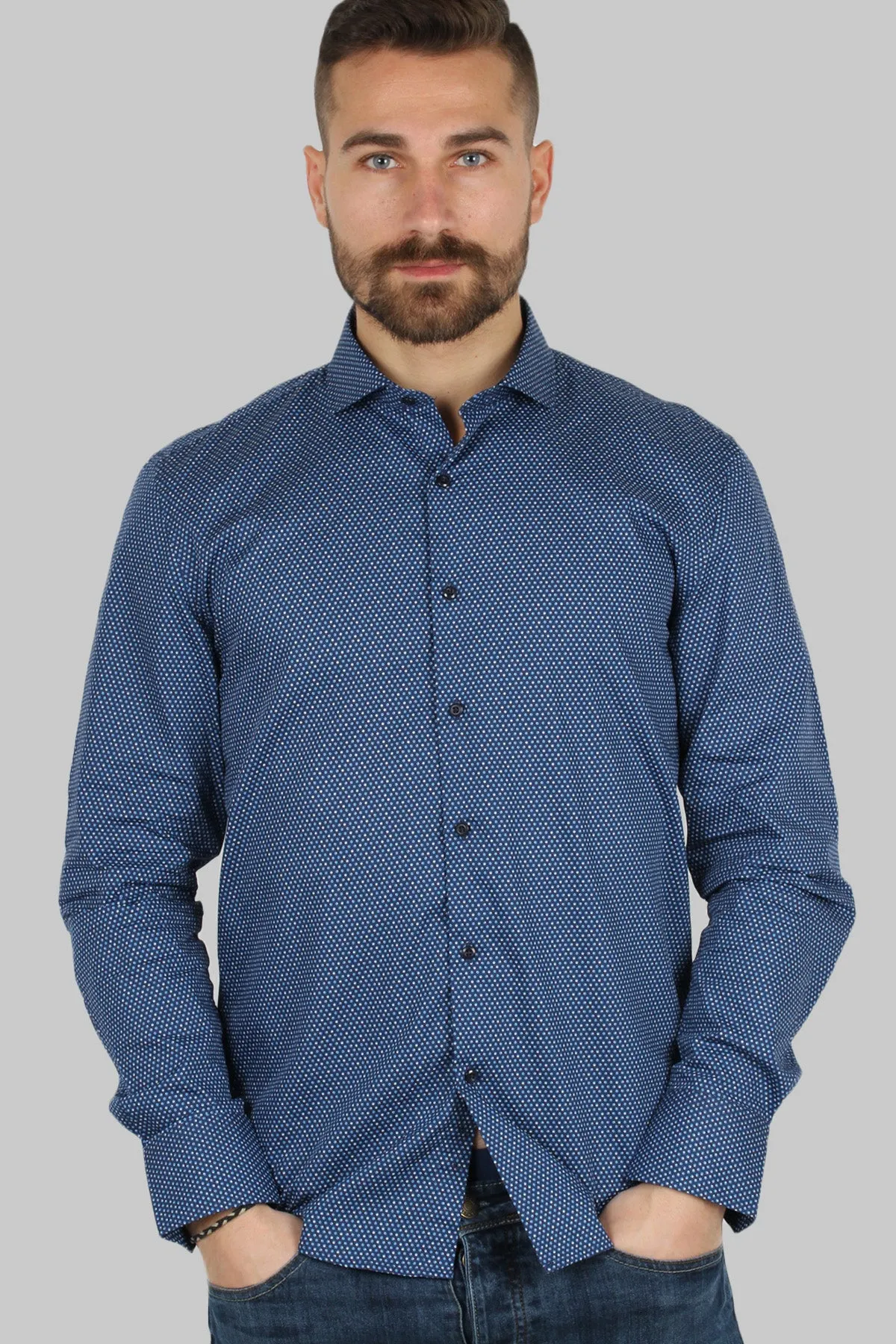 Camicia da uomo con microfantasia a contrasto