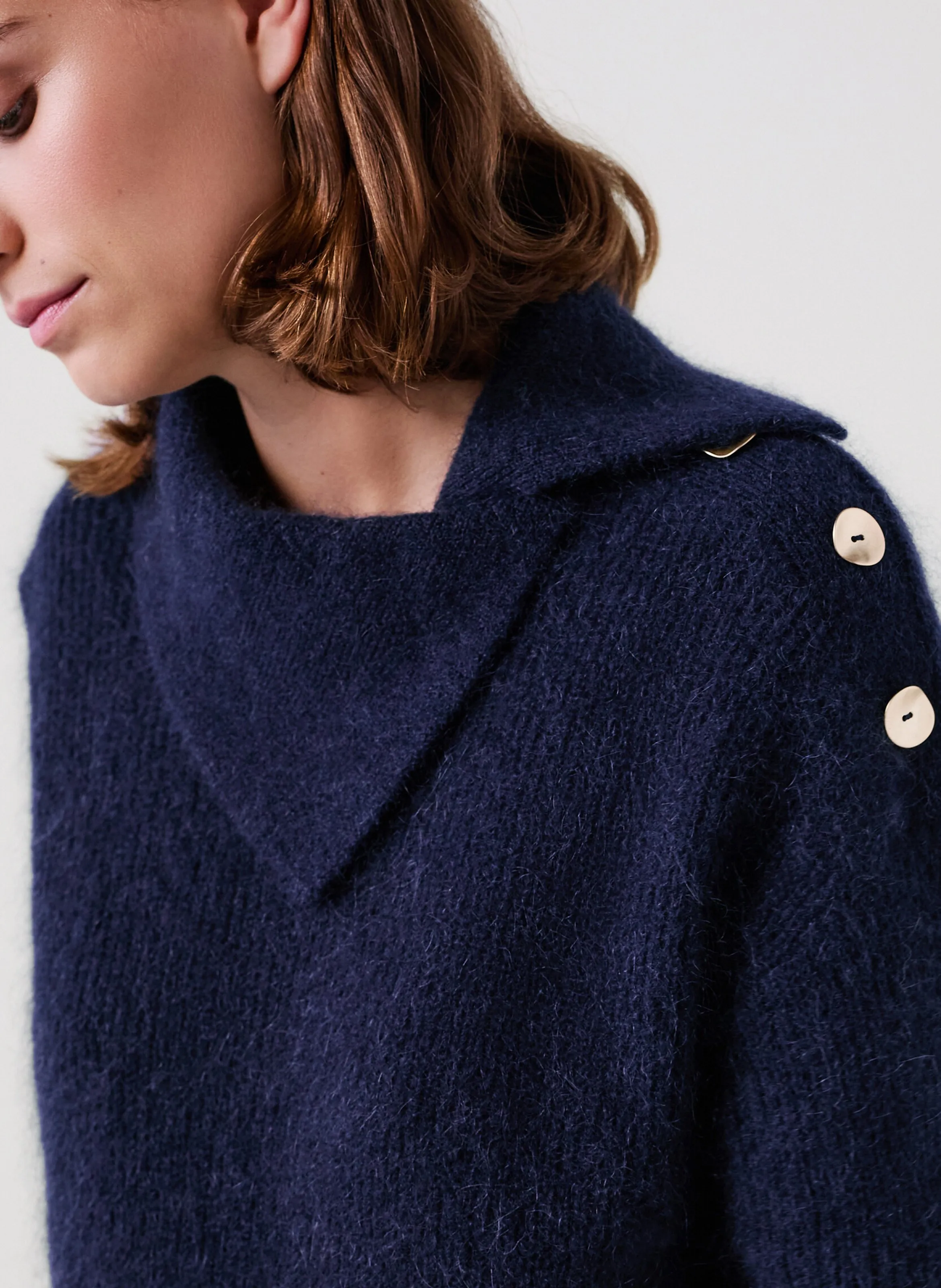  CAROLL   MELKIOR - Maglione ampio con collo asimmetrico in misto lana | Blu