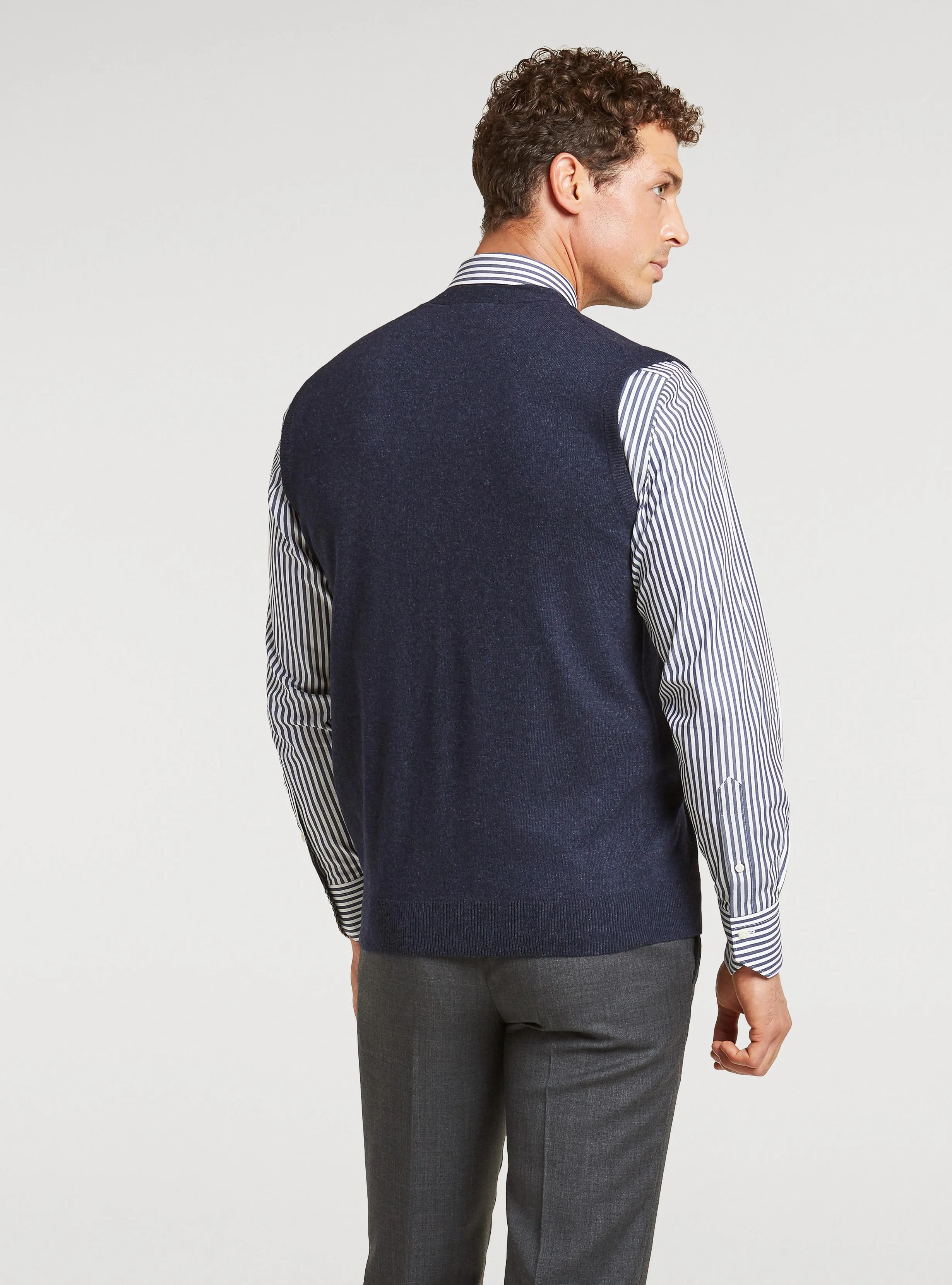   Gilet con bottoni in lana Merino      