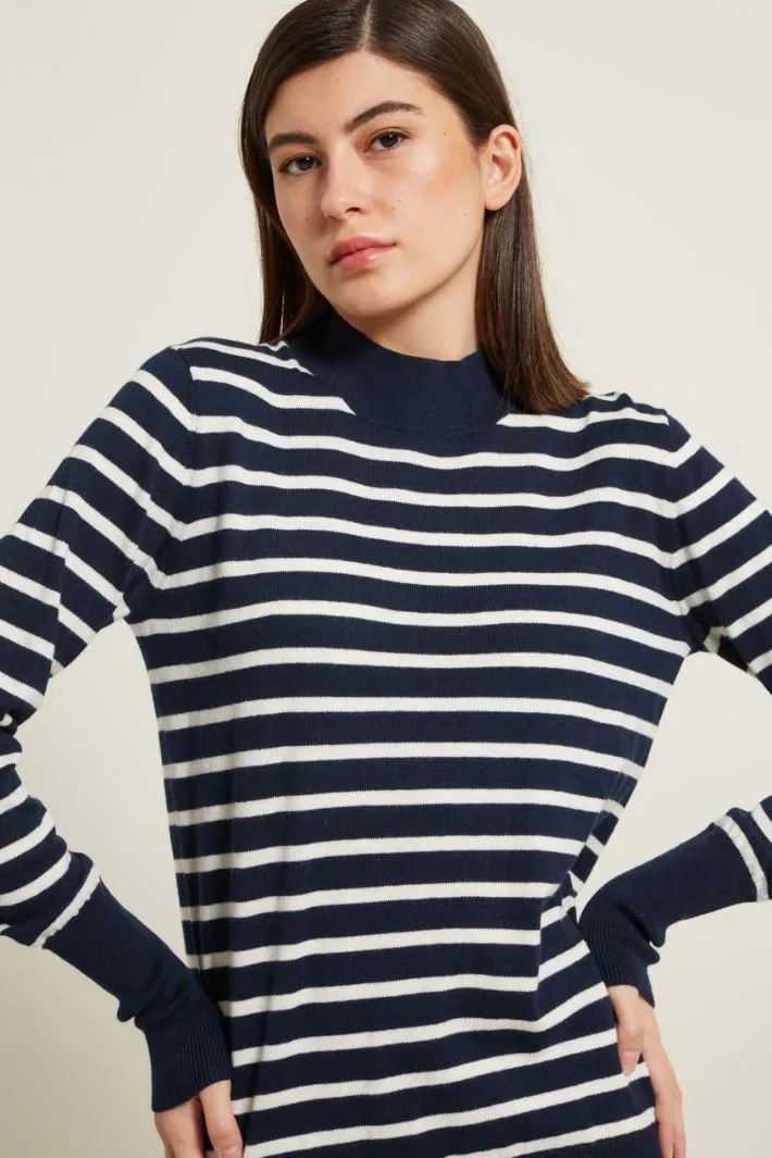 Maglia con collo montante