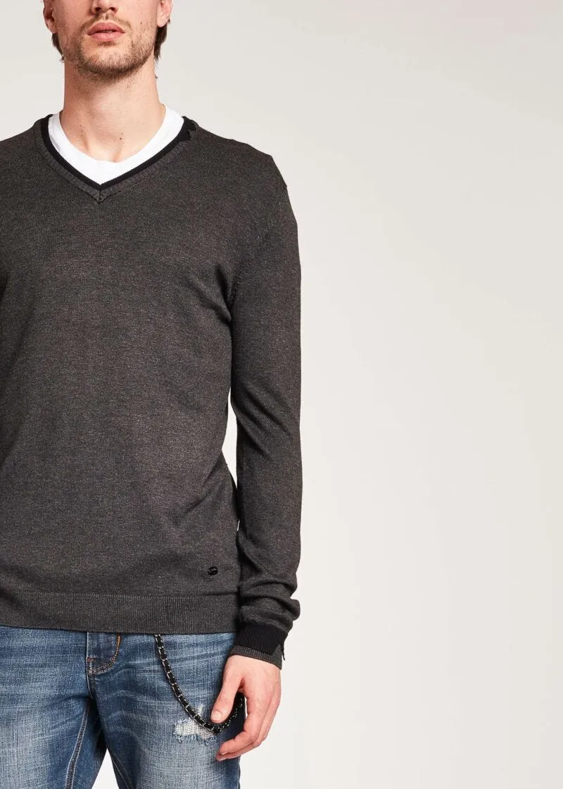 Maglia con dettagli cut out