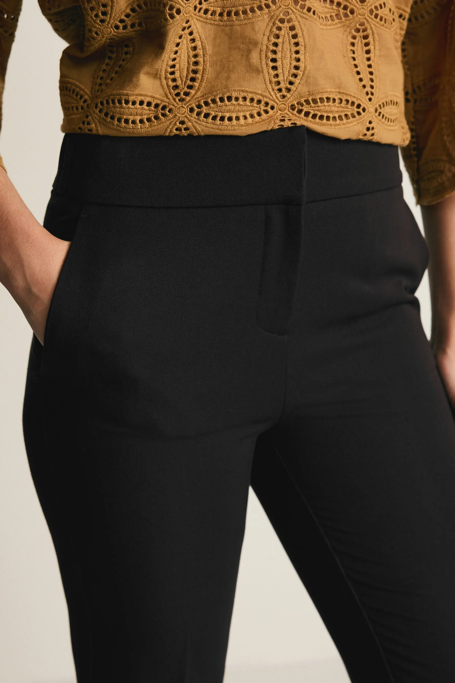 Pantaloni slim sartoriali