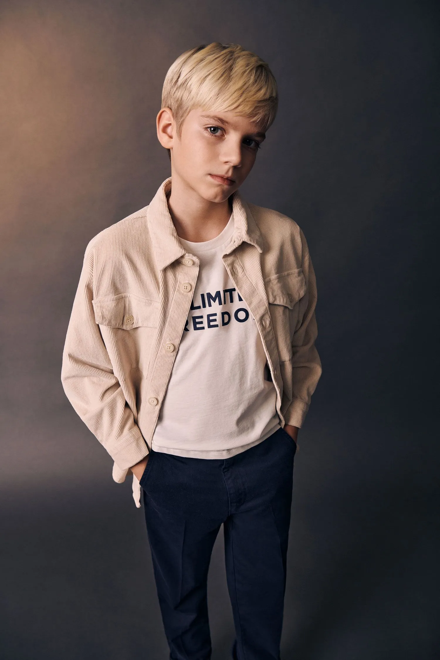   T-shirt bambino in cotone con scritta     