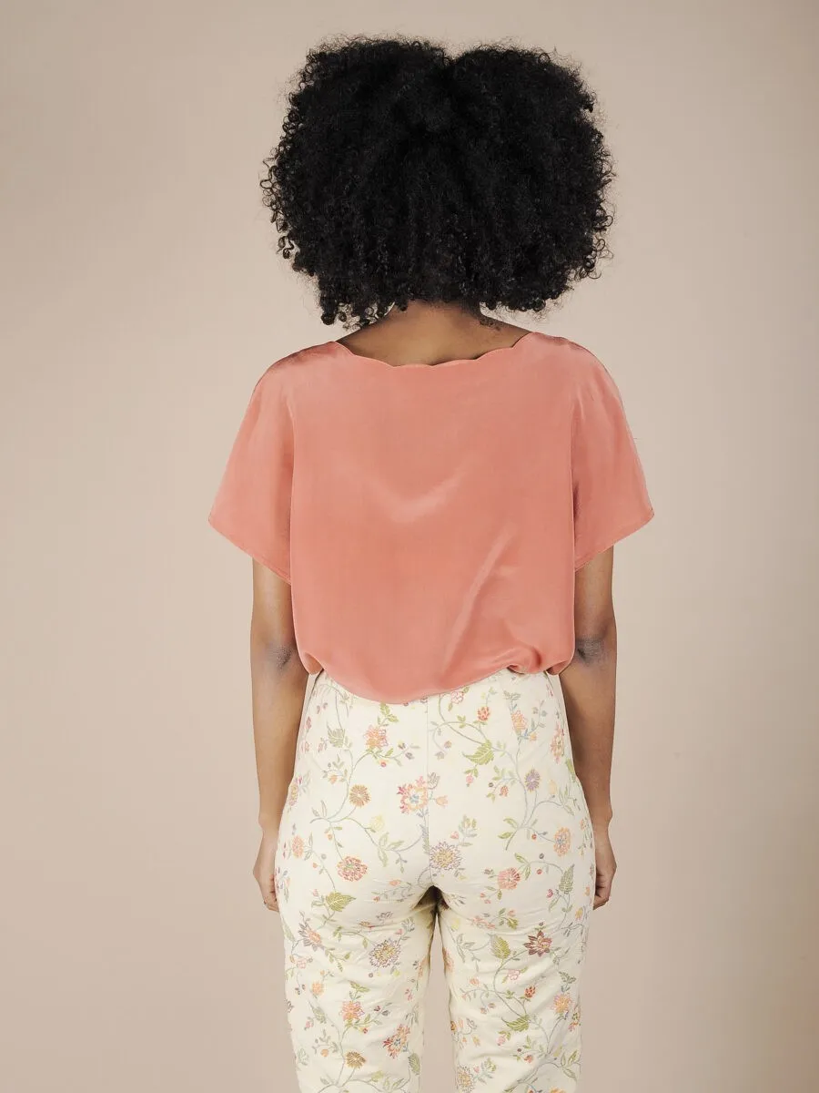 Top in seta rosa pesca collo stondato